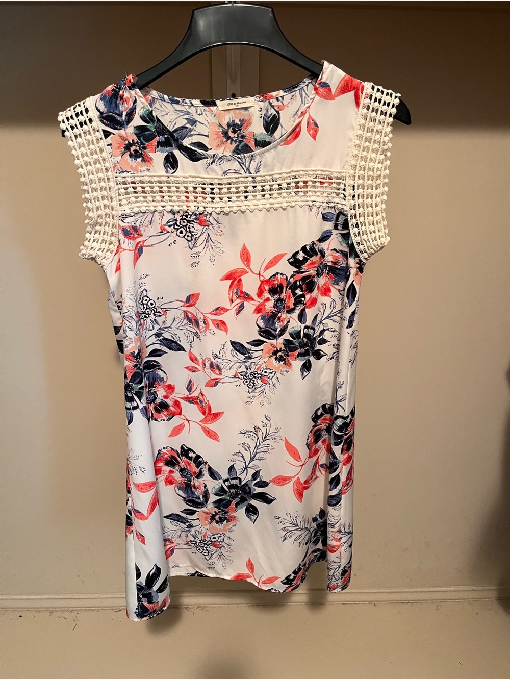 12 Pm By Mon Ami White Floral Crochet-Sleeve Camisole with Coral and Navy